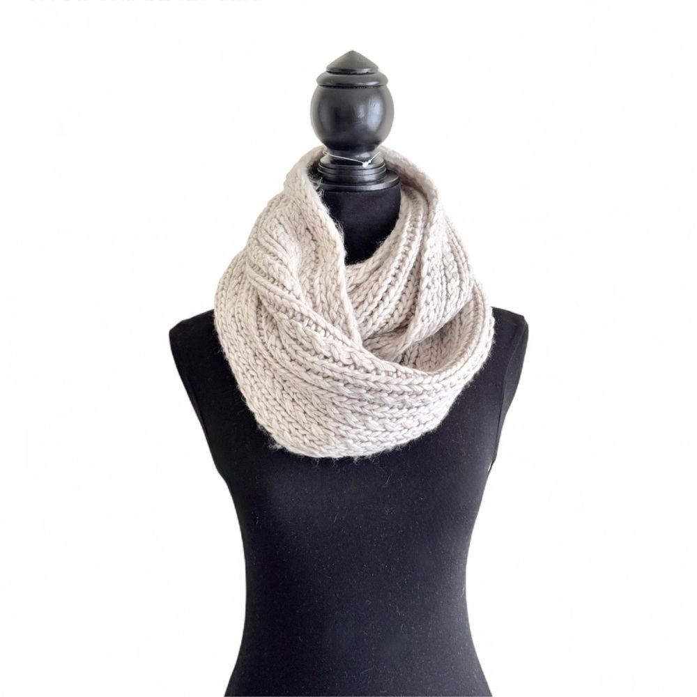 Vintage American Eagle Chunky Knitted Infinity Scarf – NWT